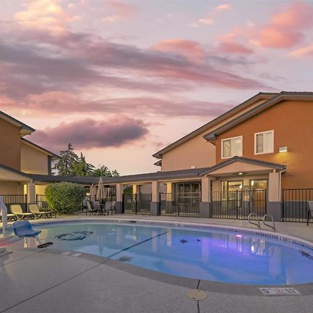 Best Western Antelope Inn & Suites Red Bluff Ngoại thất bức ảnh
