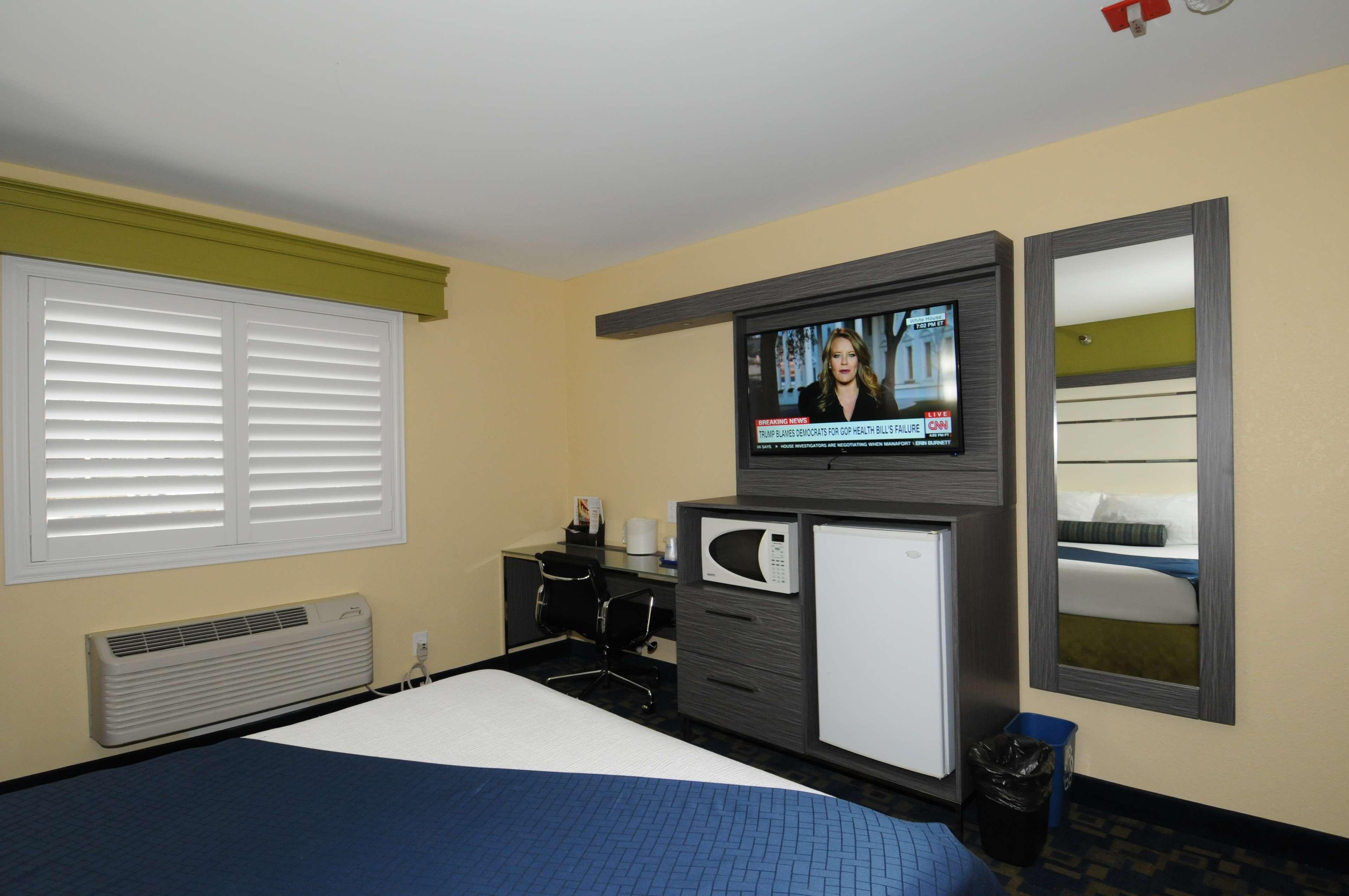 Best Western Antelope Inn & Suites Red Bluff Ngoại thất bức ảnh